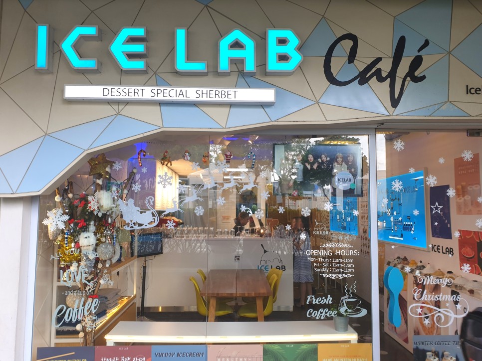 Exterior view of the Korean dessert cafe, "Ice Lab"